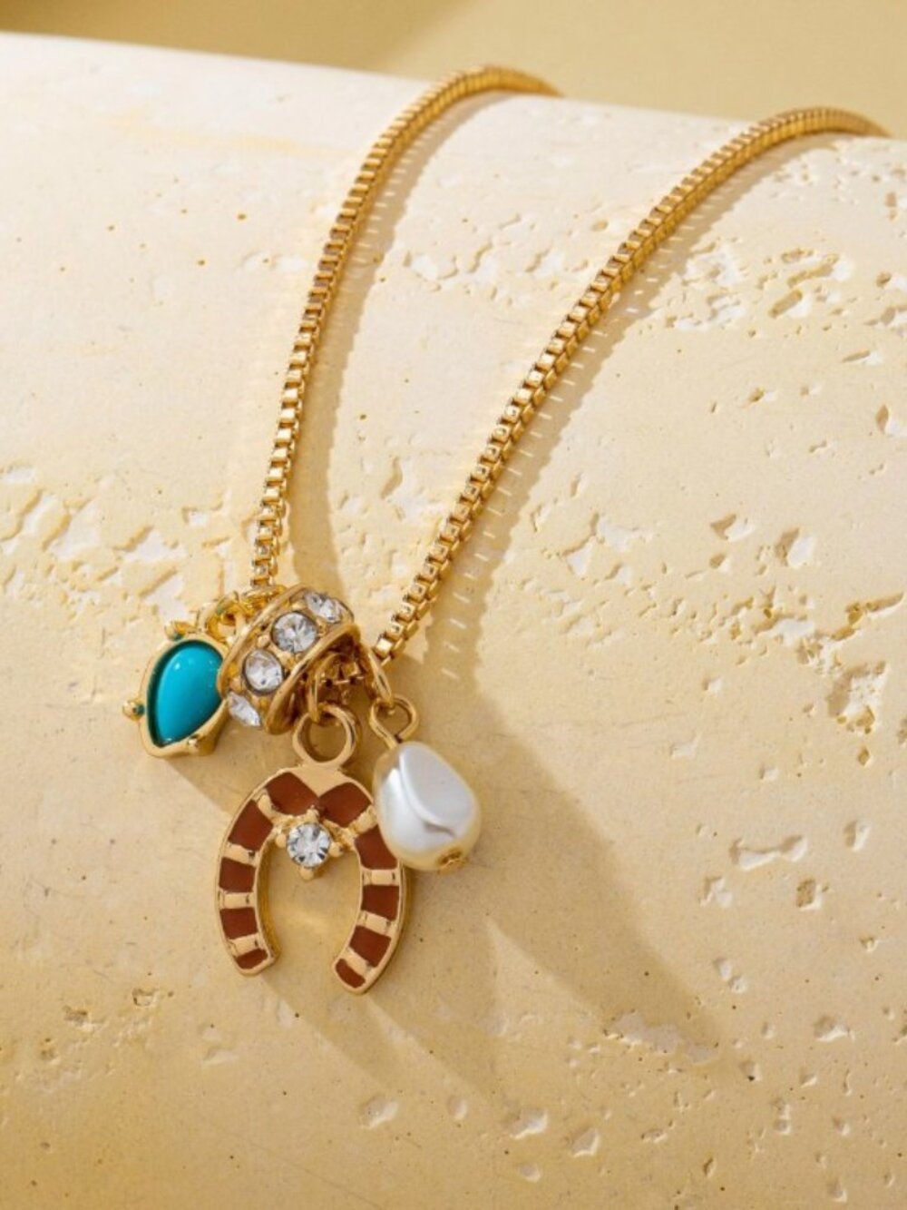 Horseshoe pendant charm necklace faux turquoise bead white pearl drop - Picture 2 of 3